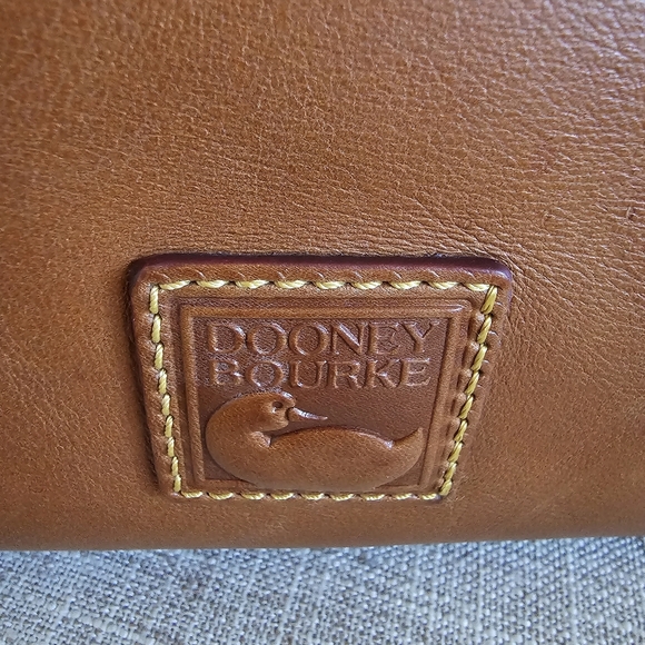 Dooney & Bourke Small Russel Bag, Florentine Leather. - Picture 13 of 14